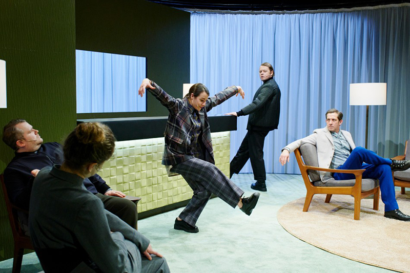 teaterrummet_theatertreffen_doughnuts.jpg